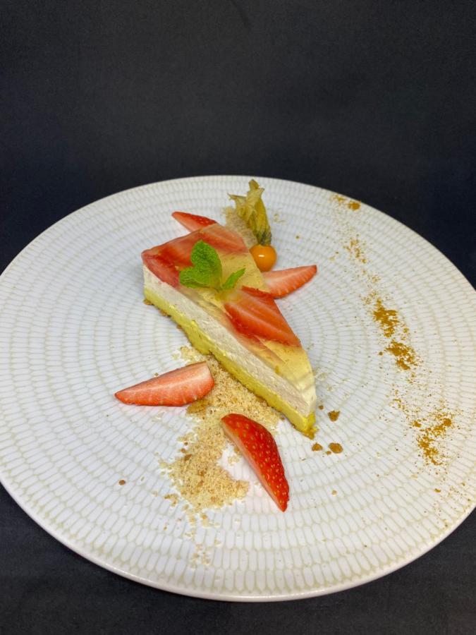 Latitude Ouest Hotel Restaurant & Spa ロクロナン エクステリア 写真