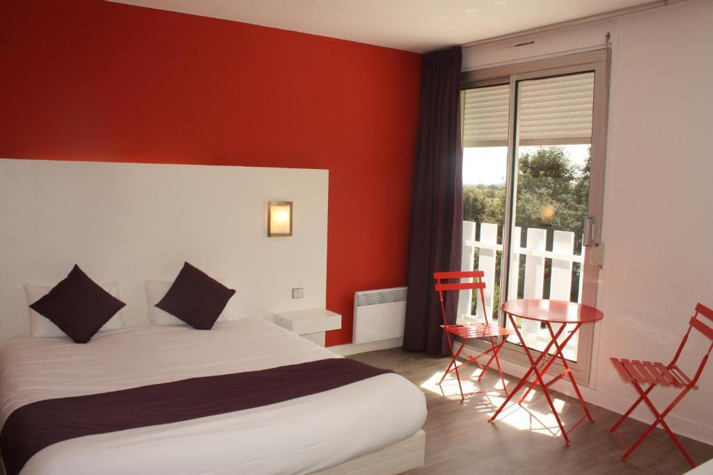 Latitude Ouest Hotel Restaurant & Spa ロクロナン 部屋 写真
