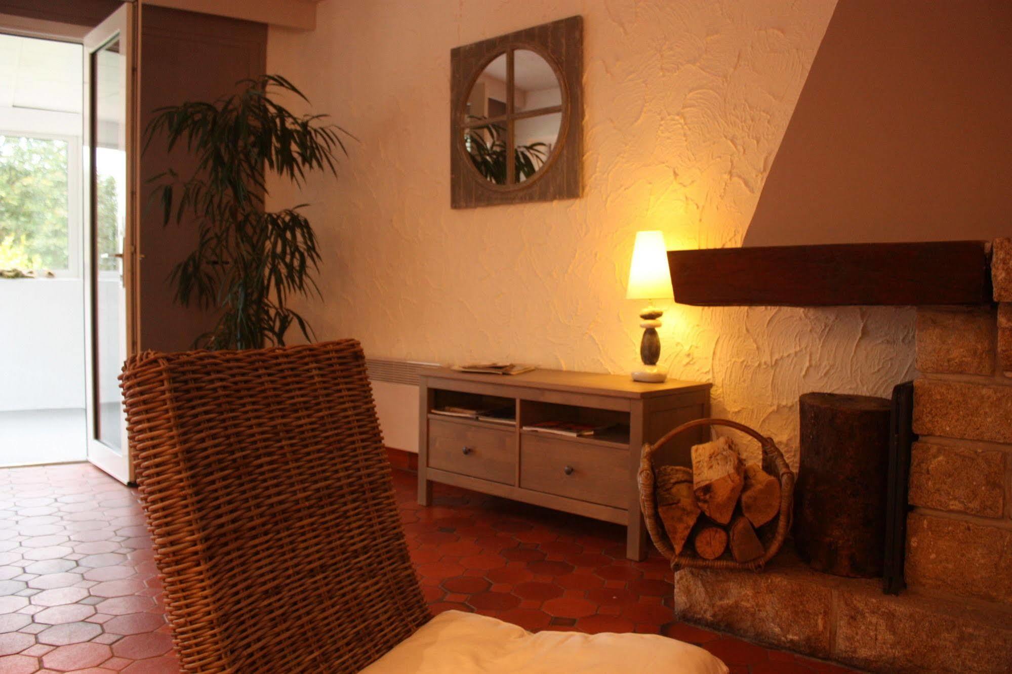 Latitude Ouest Hotel Restaurant & Spa ロクロナン エクステリア 写真