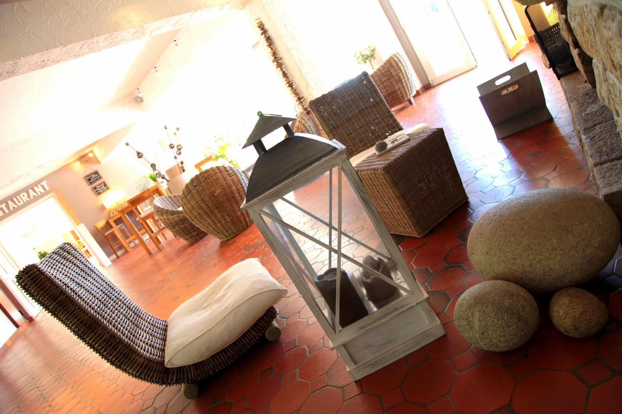 Latitude Ouest Hotel Restaurant & Spa ロクロナン エクステリア 写真